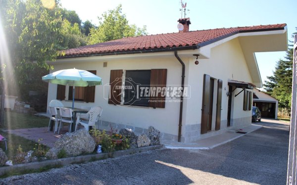 appartamento in vendita ad Apiro