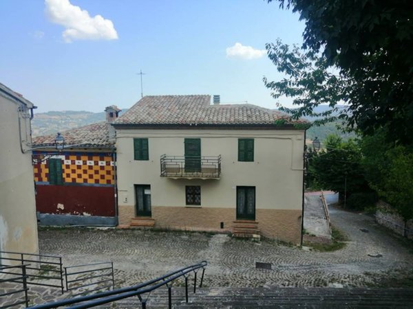 appartamento in vendita ad Apiro