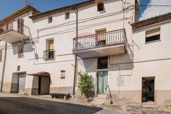 appartamento in vendita ad Apiro