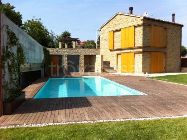 casa indipendente in vendita ad Apiro