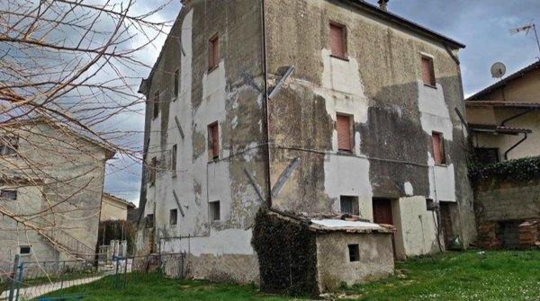 appartamento in vendita ad Apiro