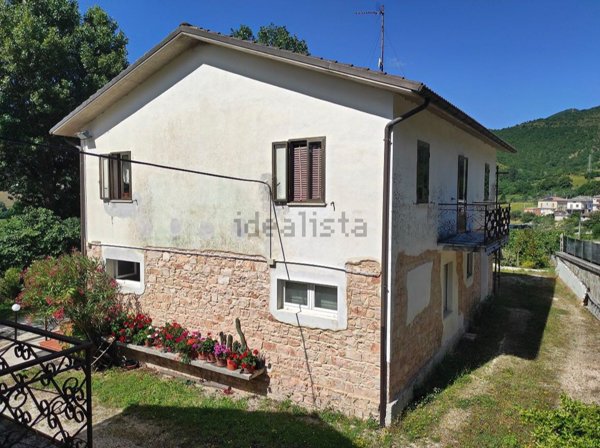 casa indipendente in vendita ad Apiro