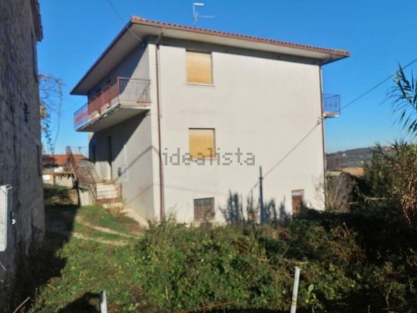 appartamento in vendita ad Apiro