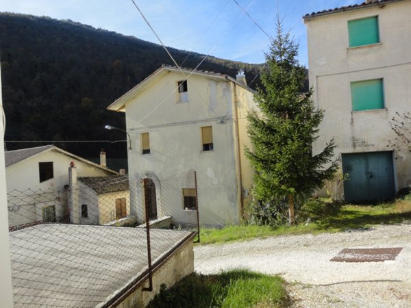 casa semindipendente in vendita ad Apiro