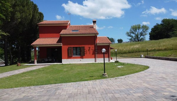 casa indipendente in vendita ad Apiro