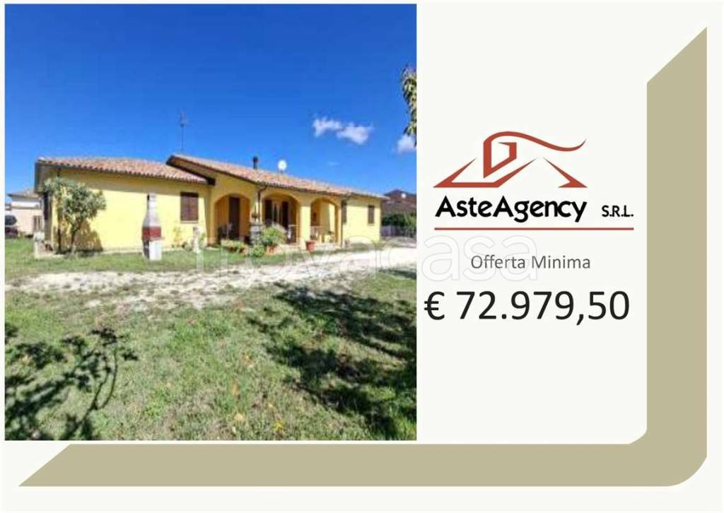 appartamento in vendita ad Apiro in zona Frontale