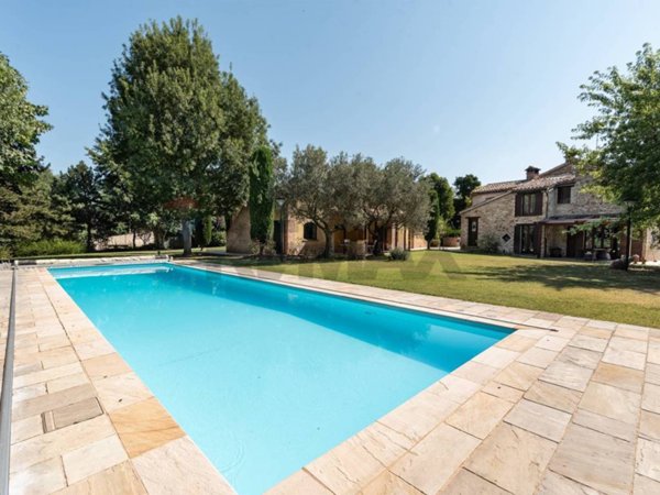 casa indipendente in vendita ad Apiro