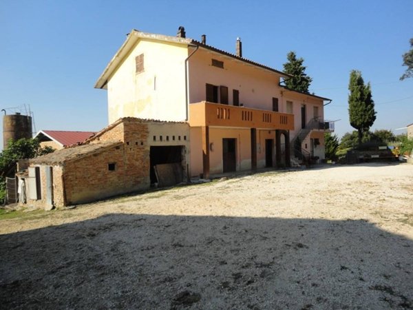 casa indipendente in vendita ad Apiro