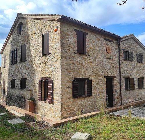 casa indipendente in vendita ad Apiro