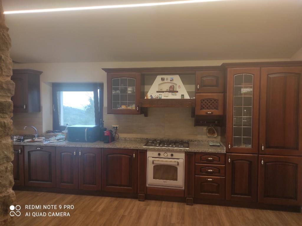 casa indipendente in vendita ad Apiro in zona Casalini