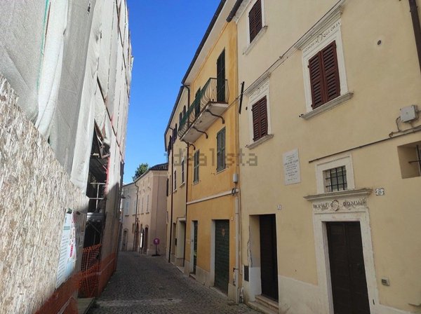 casa indipendente in vendita ad Apiro