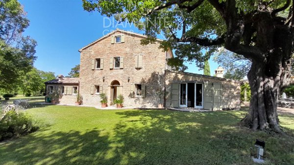 casa indipendente in vendita ad Apiro