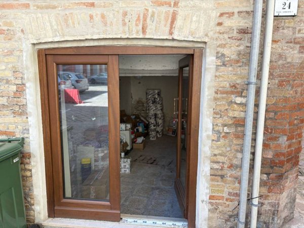 locale commerciale in vendita ad Appignano