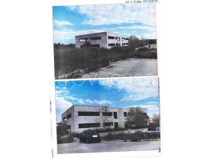 locale commerciale in vendita ad Appignano