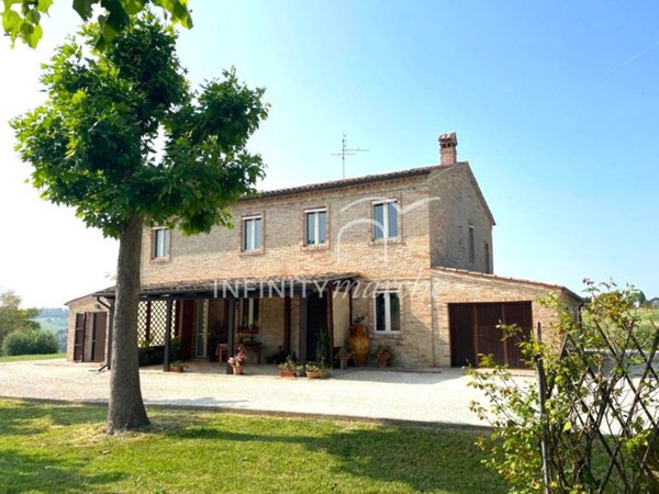 casa indipendente in vendita ad Appignano in zona Forano