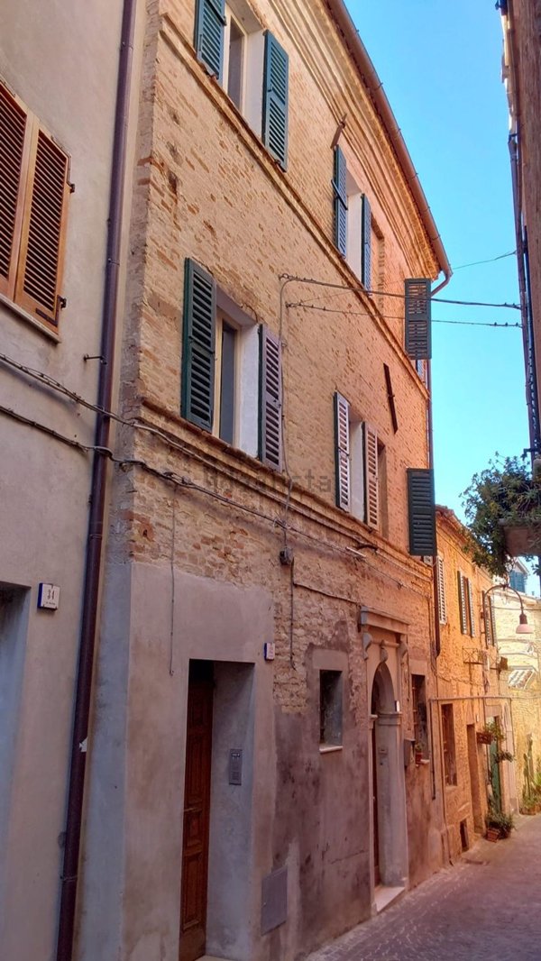 pentavano in vendita ad Appignano