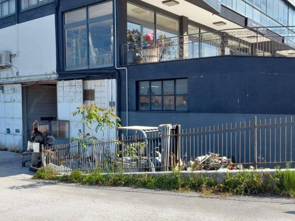 locale commerciale in vendita ad Appignano