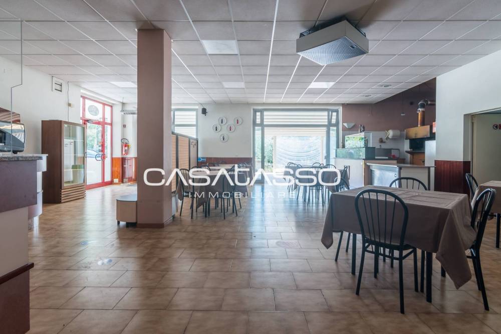 locale commerciale in vendita ad Appignano