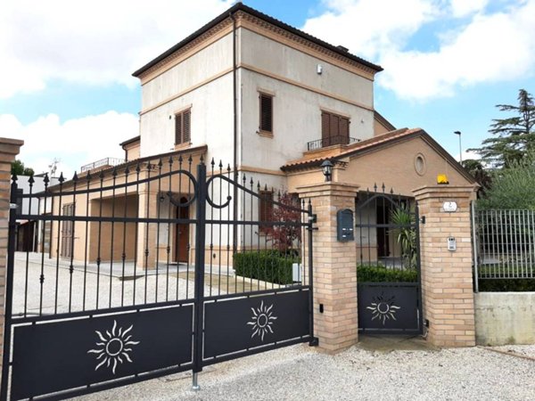 casa indipendente in vendita ad Appignano
