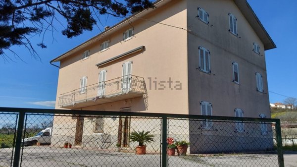 casa indipendente in vendita ad Appignano in zona Forano