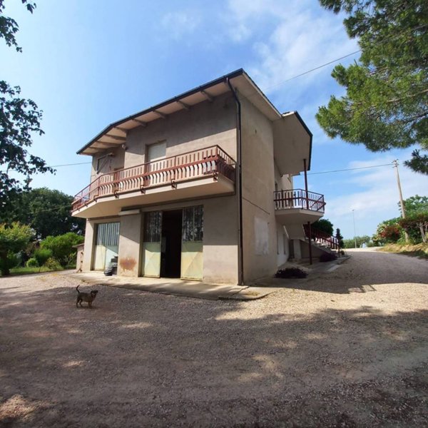casa indipendente in vendita ad Appignano