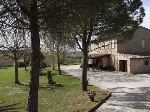 casa indipendente in vendita ad Appignano in zona Forano