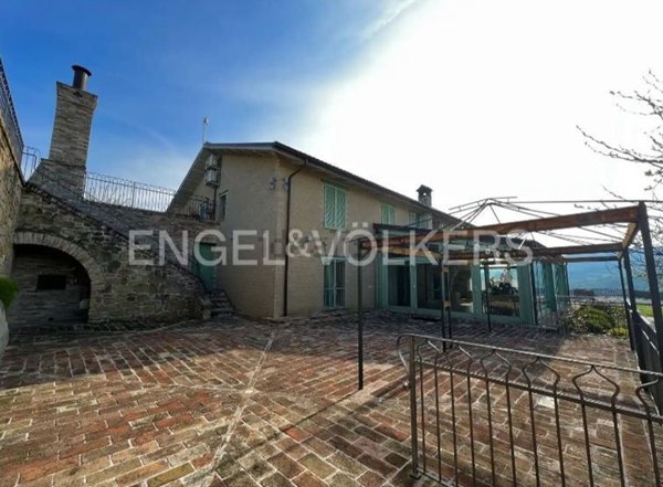 casa indipendente in vendita a Belforte del Chienti