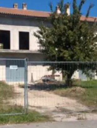 casa indipendente in vendita a Belforte del Chienti