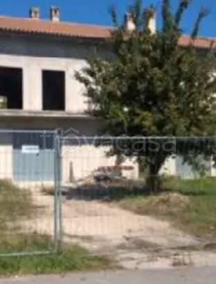 casa indipendente in vendita a Belforte del Chienti