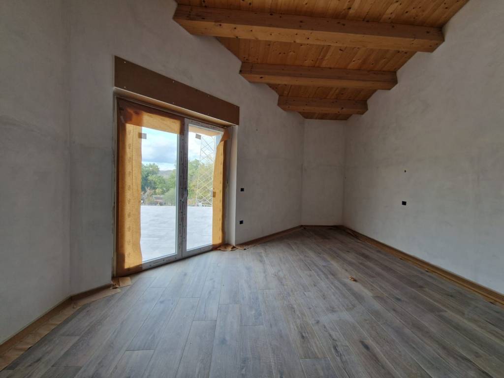 casa indipendente in vendita a Belforte del Chienti