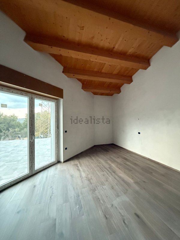 casa indipendente in vendita a Belforte del Chienti