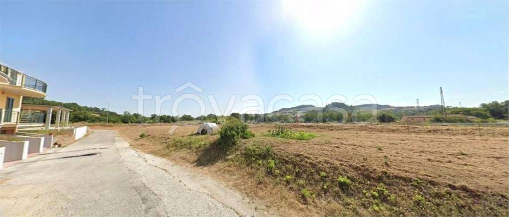 casa indipendente in vendita a Belforte del Chienti