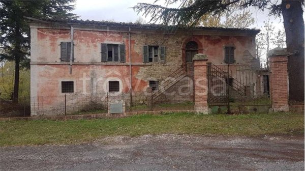casa indipendente in vendita a Belforte del Chienti