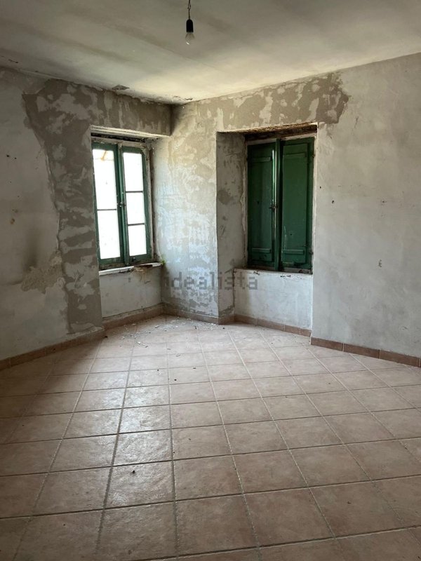 casa indipendente in vendita a Belforte del Chienti