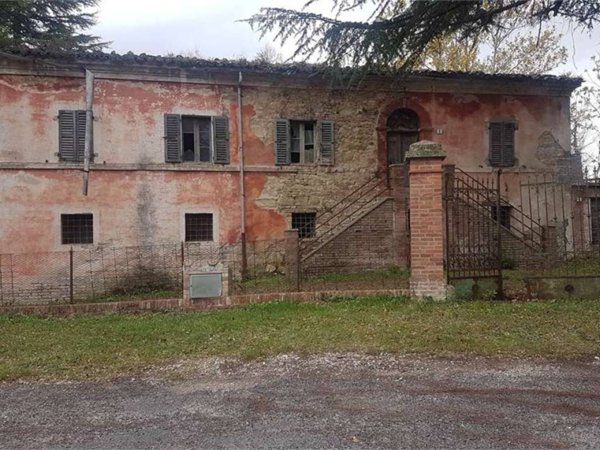 casa indipendente in vendita a Belforte del Chienti