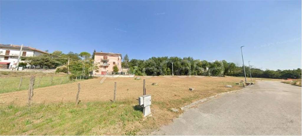 casa indipendente in vendita a Belforte del Chienti