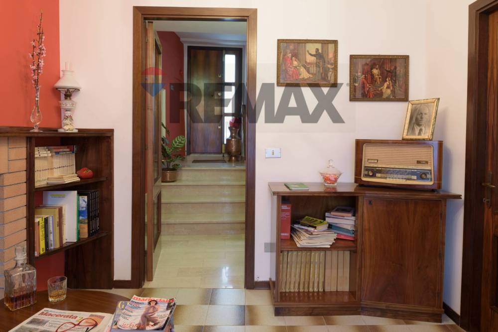 casa indipendente in vendita a Belforte del Chienti