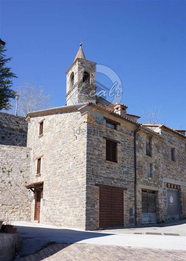 casa indipendente in vendita a Belforte del Chienti