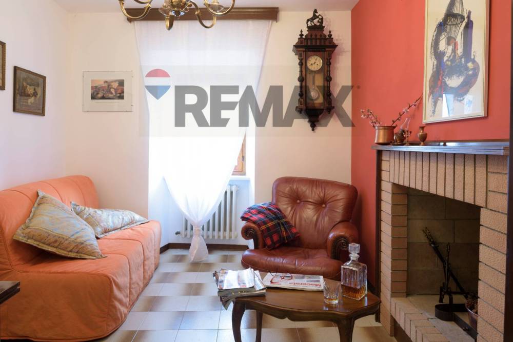 casa indipendente in vendita a Belforte del Chienti