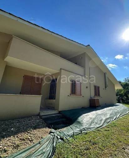 casa indipendente in vendita a Belforte del Chienti