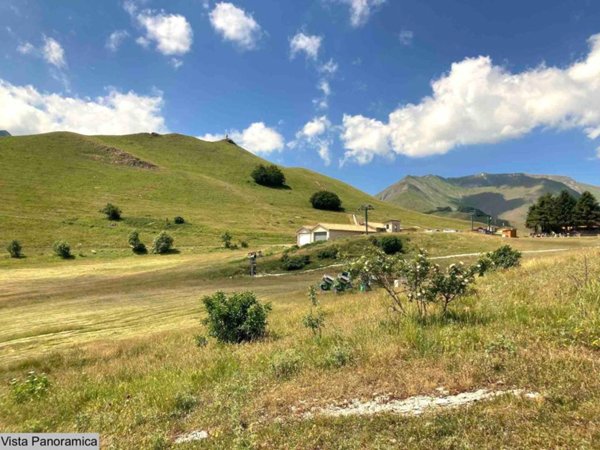 terreno agricolo in vendita a Bolognola in zona Pintura