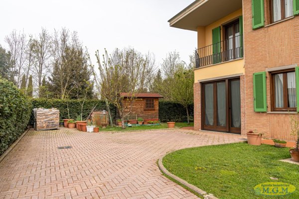 casa indipendente in vendita a Caldarola in zona Croce