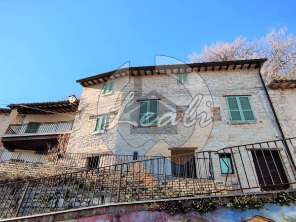 casa indipendente in vendita a Caldarola in zona Vestignano