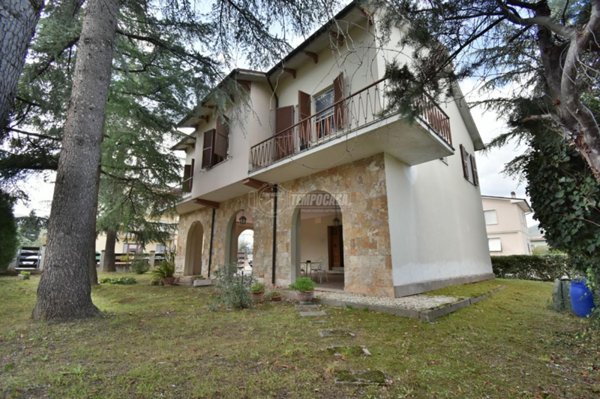 casa indipendente in vendita a Caldarola