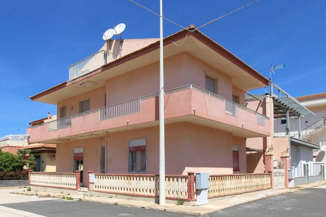 casa indipendente in vendita a Caldarola in zona Croce