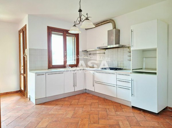 appartamento in vendita a Caldarola in zona Croce