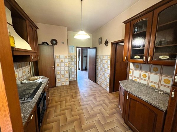 casa indipendente in vendita a Caldarola in zona Croce