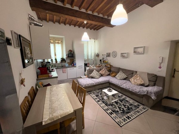 appartamento in vendita a Caldarola in zona Croce