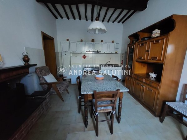 casa indipendente in vendita a Caldarola in zona Croce