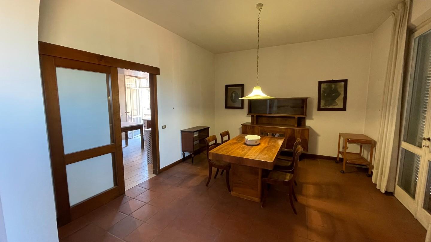casa indipendente in vendita a Caldarola in zona Croce